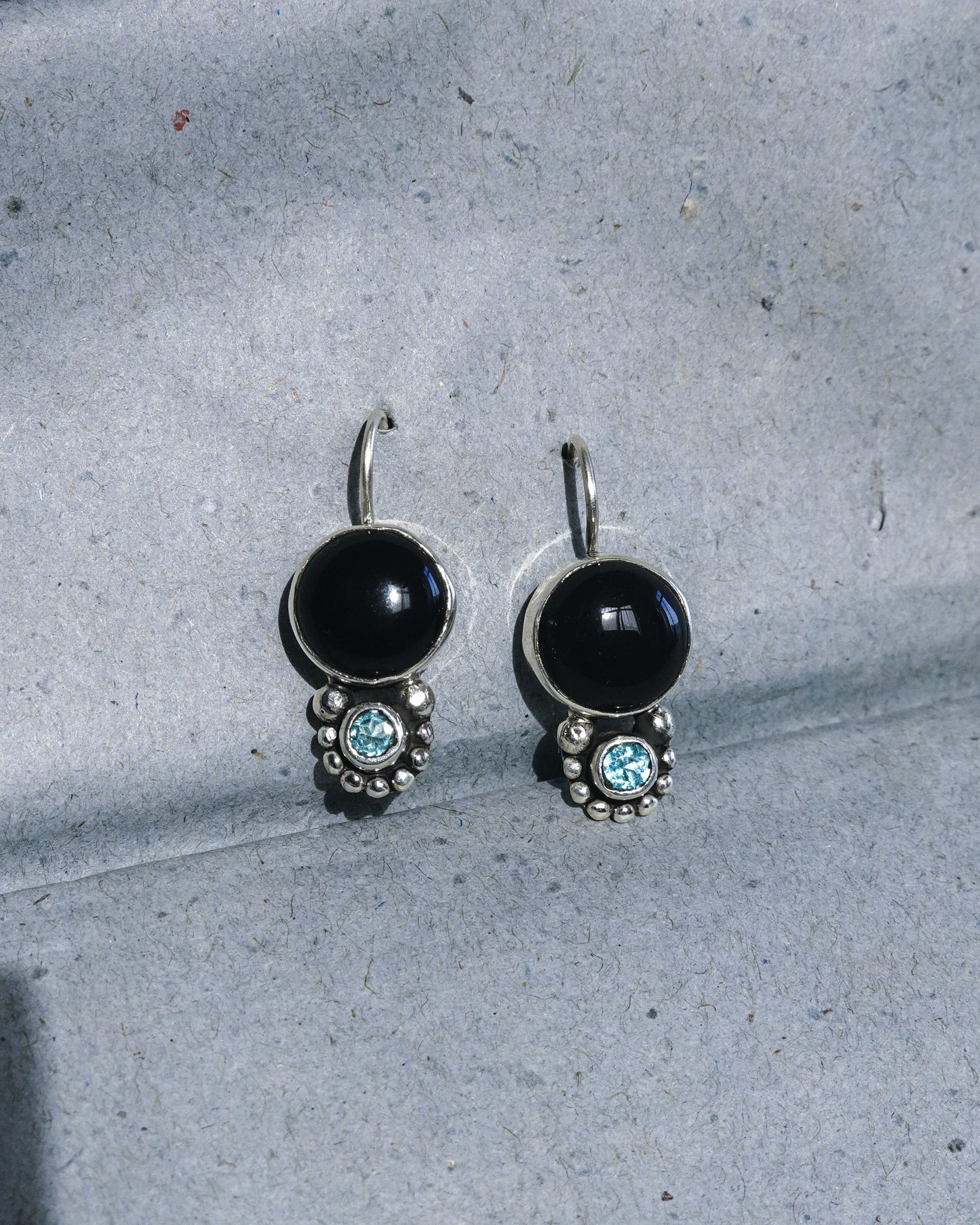N136- Black Onyx & Turmaline Silver Earrings