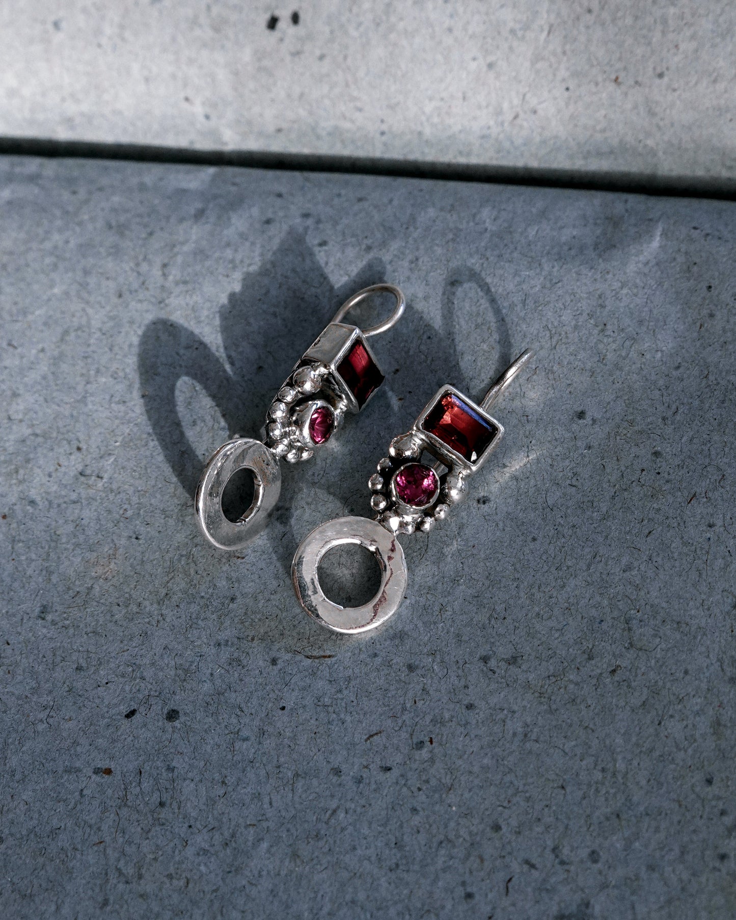 N138- Garnet & Turmaline Silver Earrings