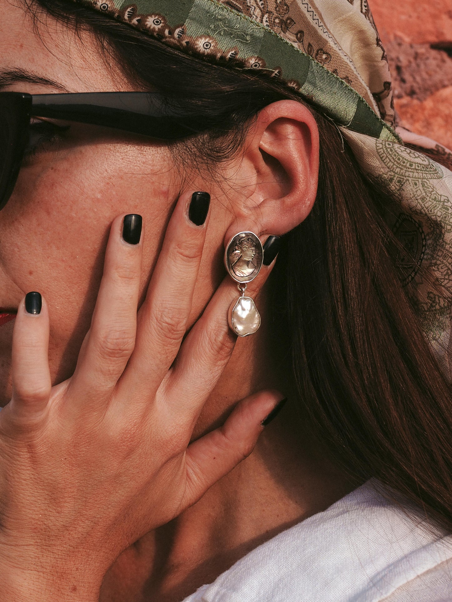 HIEMS EARRINGS Cameo and Pearl
