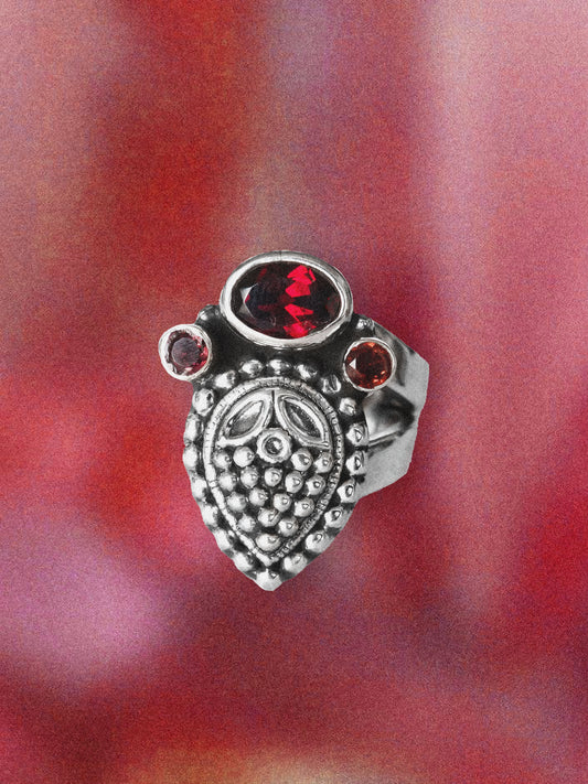 N105 – Dye-Cutting Red Garnet & Turmaline Adjustable Ring