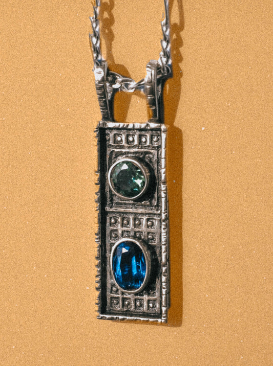 NECKLACE CANVAS WITH APATITE AND TURMALINE