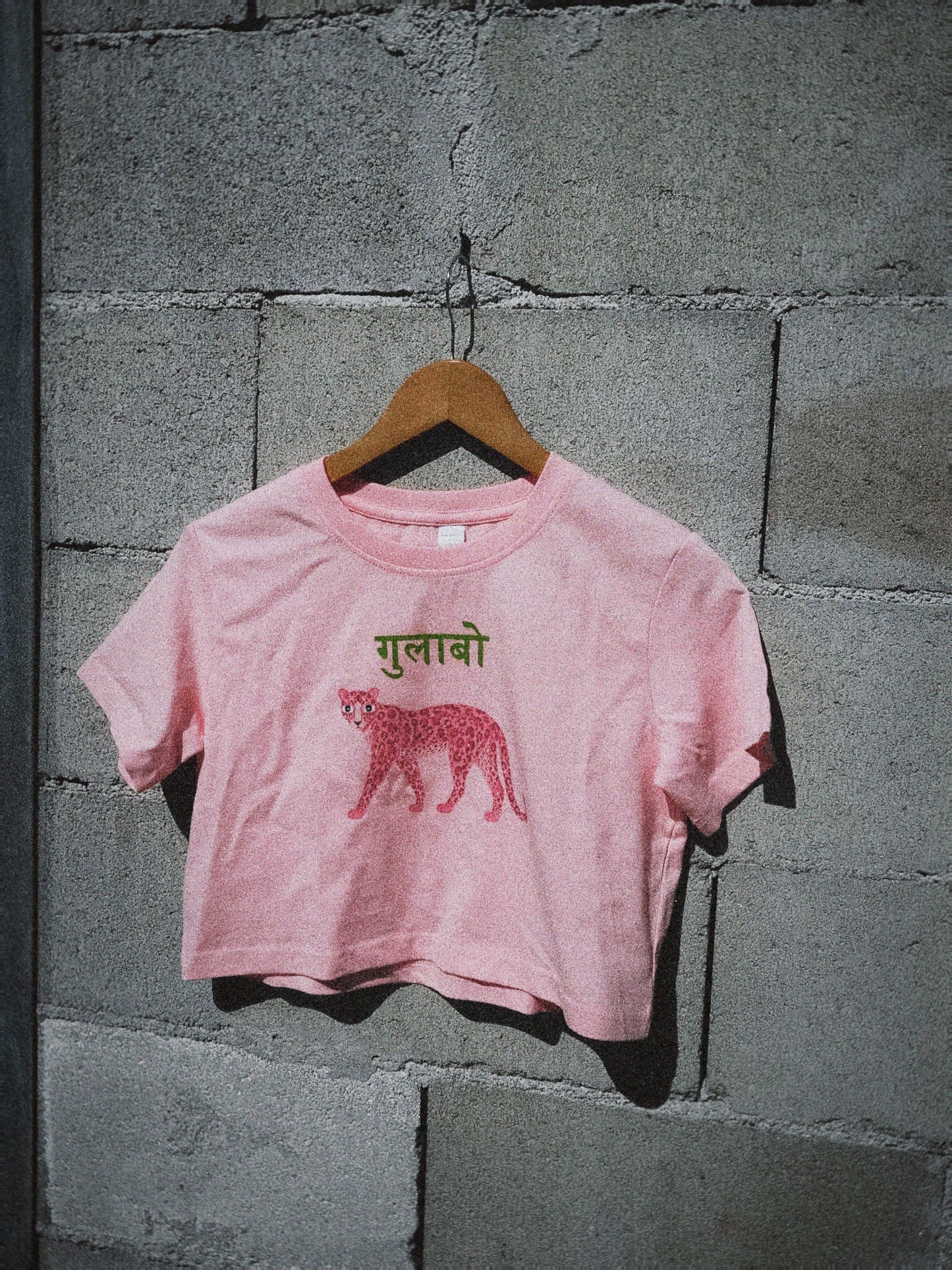 W15- GULABO LEOPARD PRINTED CROPPED T-SHIRT · 200 GSM