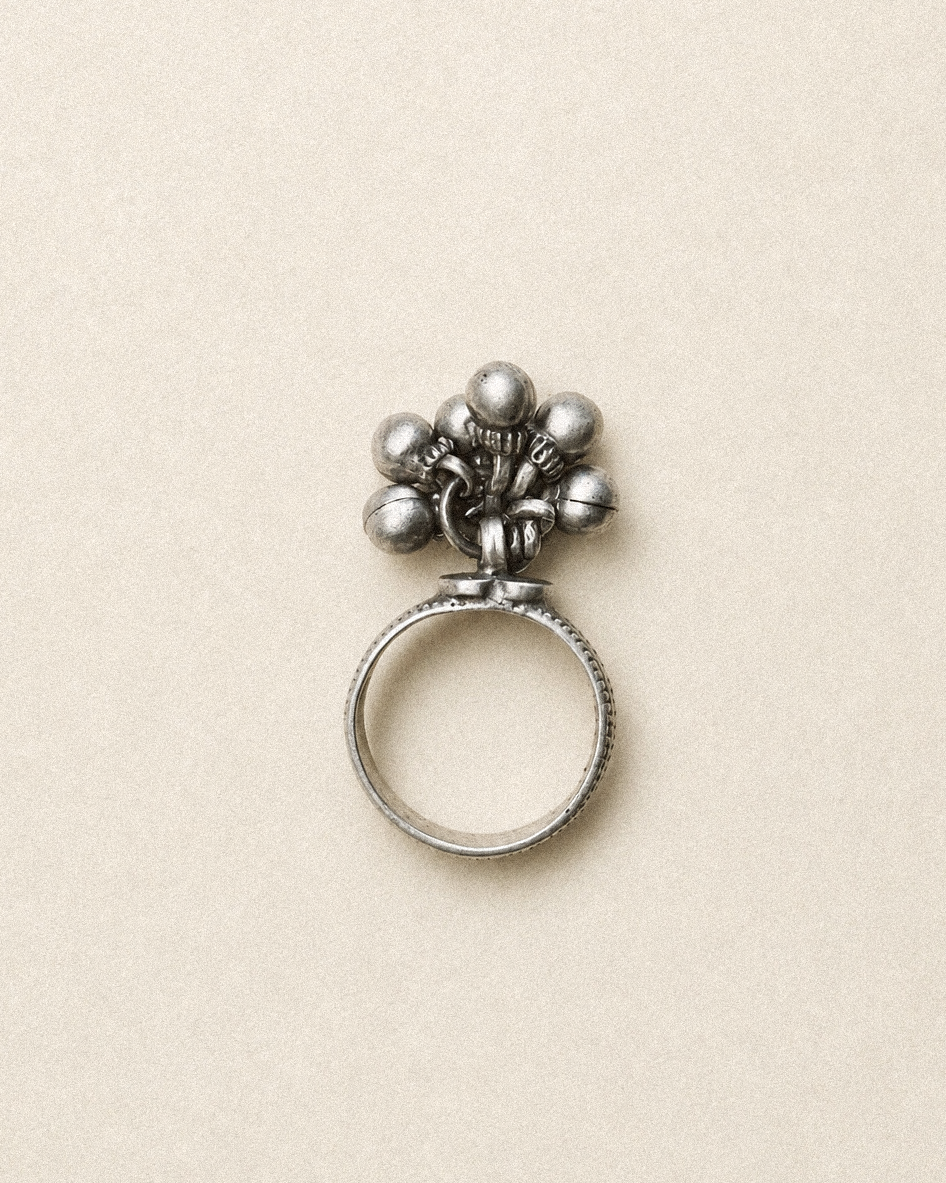 N250- Dil Ring Vintage Silver piece