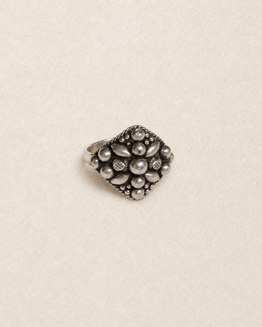 N236-  Bindu Special Ring Silver 925