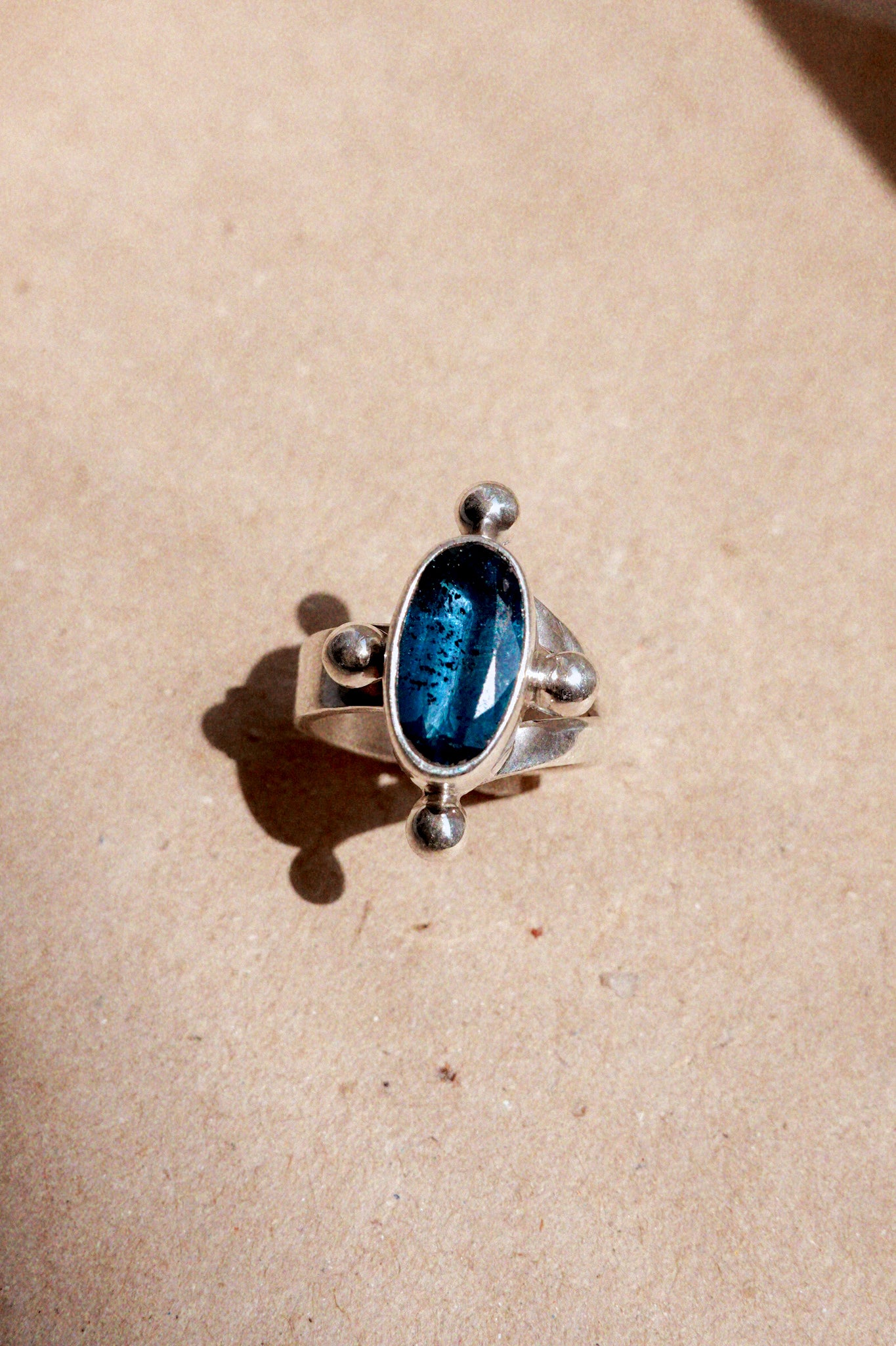 N179 - Silver Ring with with Faceted Kyanite