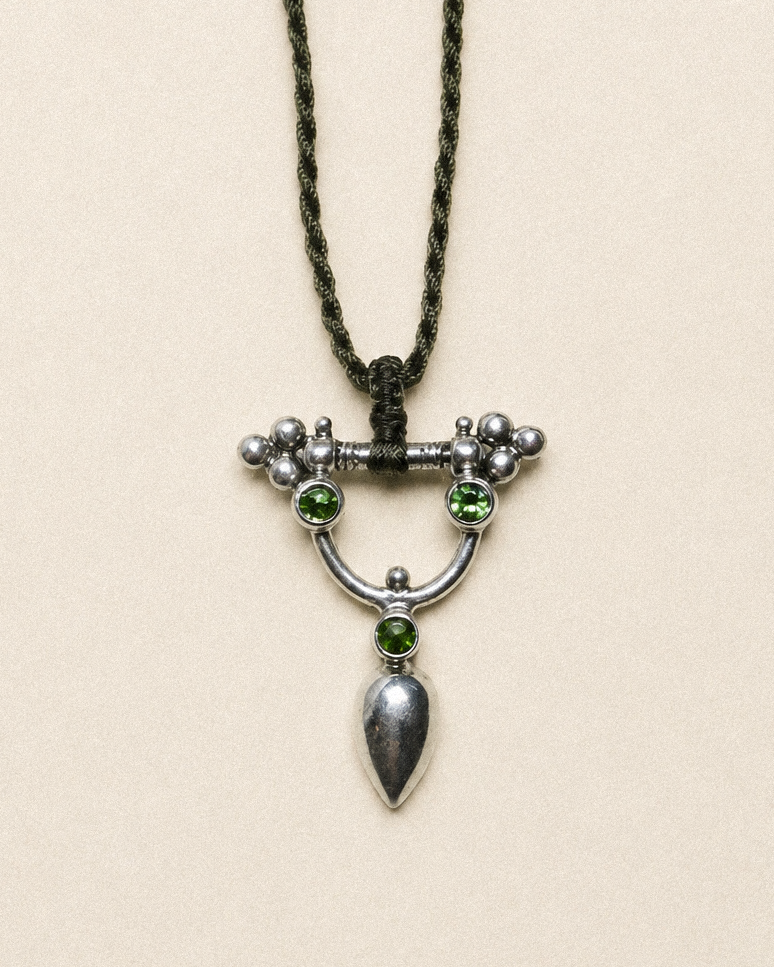 N153 - Peridot Tris Silver Necklace