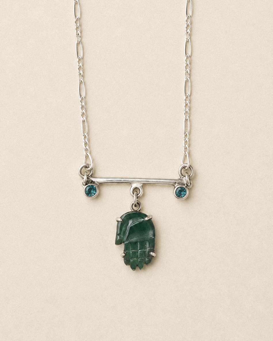 N88- Protection Agate Hand with duo of Apatite or Turmaline