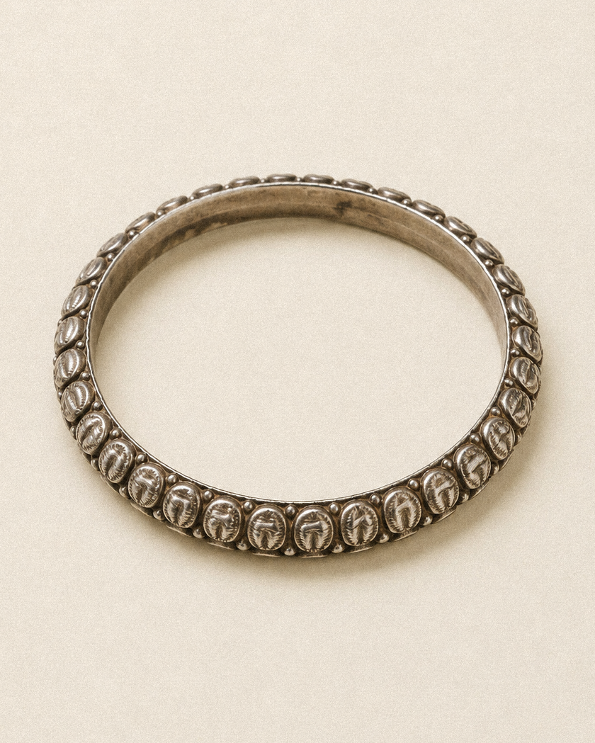 N65- Single Rigid Silver Handmade Bangle vintage