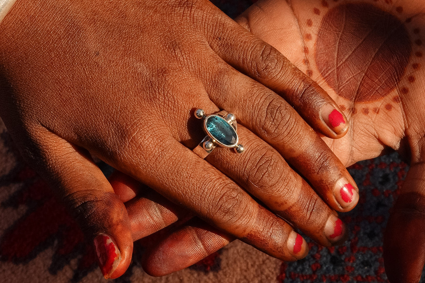 N179 - Silver Ring with with Faceted Kyanite