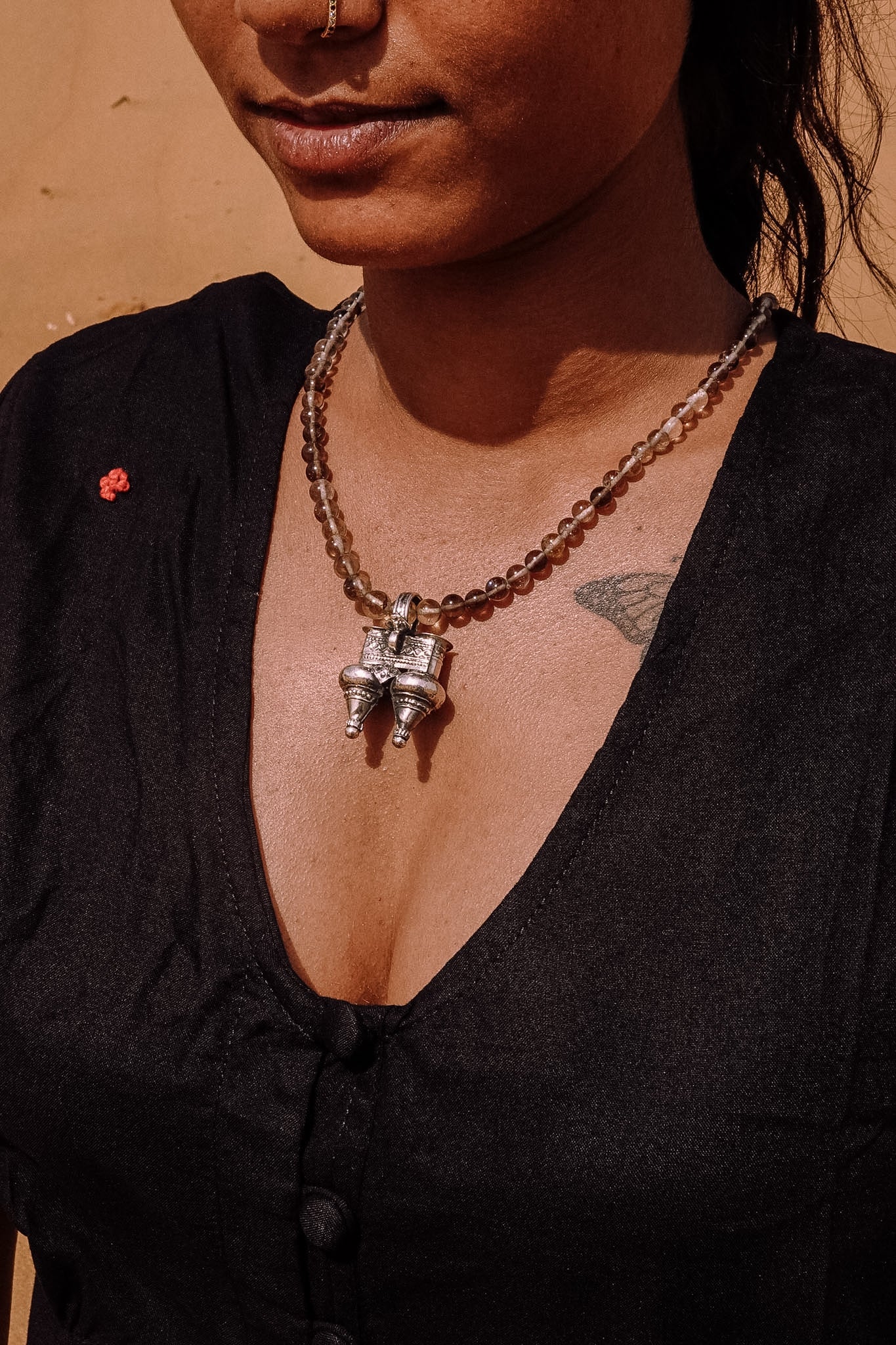 N 200 - Nagla Silver Necklace with Smoky Quartz