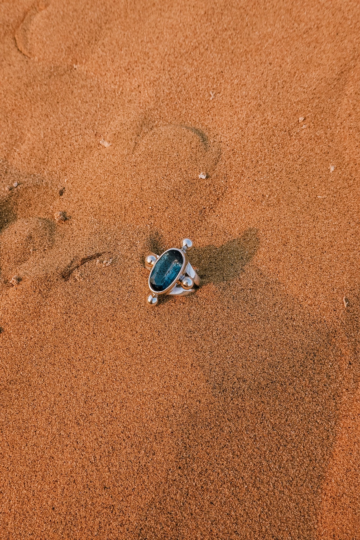 N179 - Silver Ring with with Faceted Kyanite