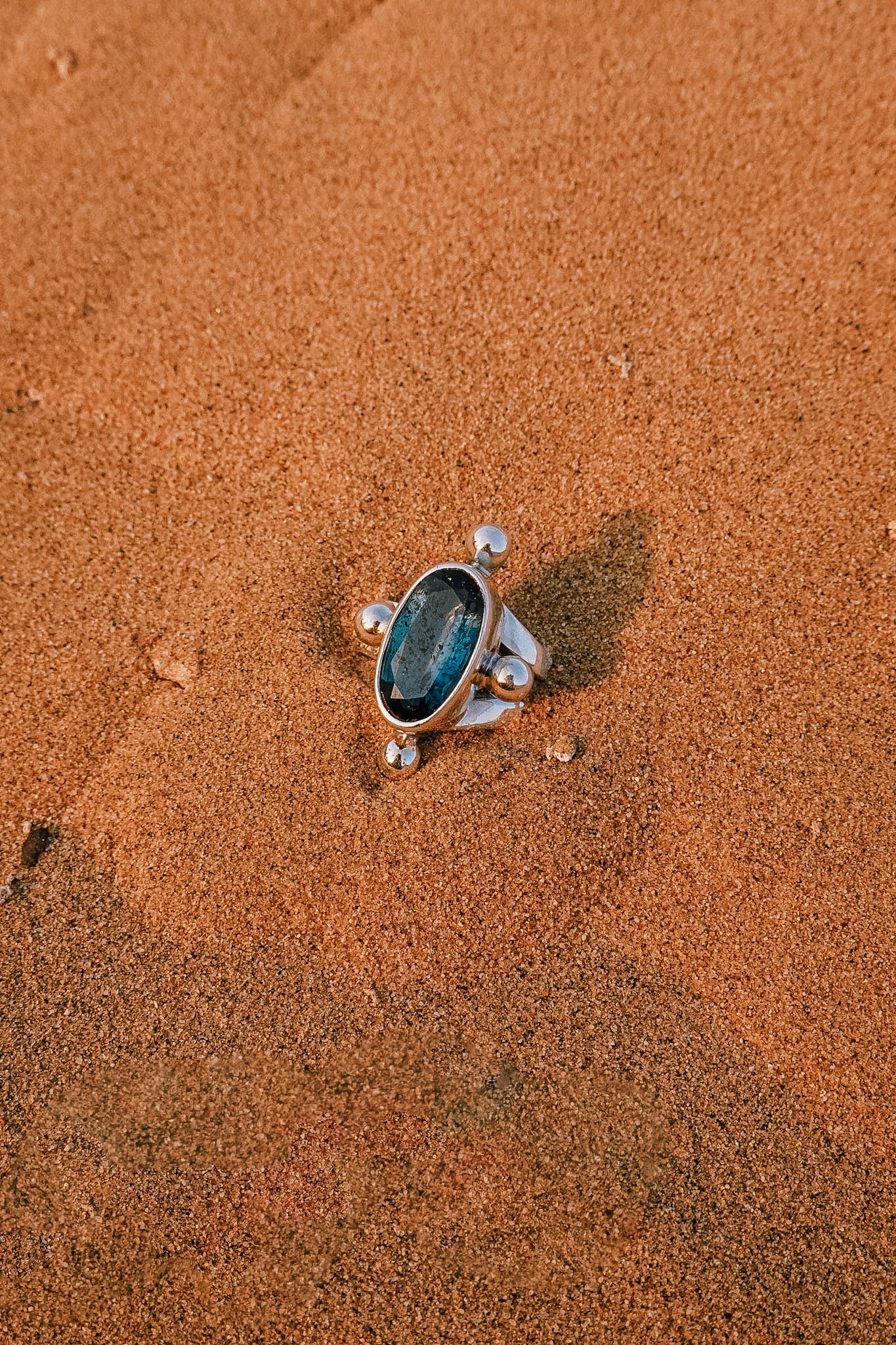 N179 - Silver Ring with with Faceted Kyanite
