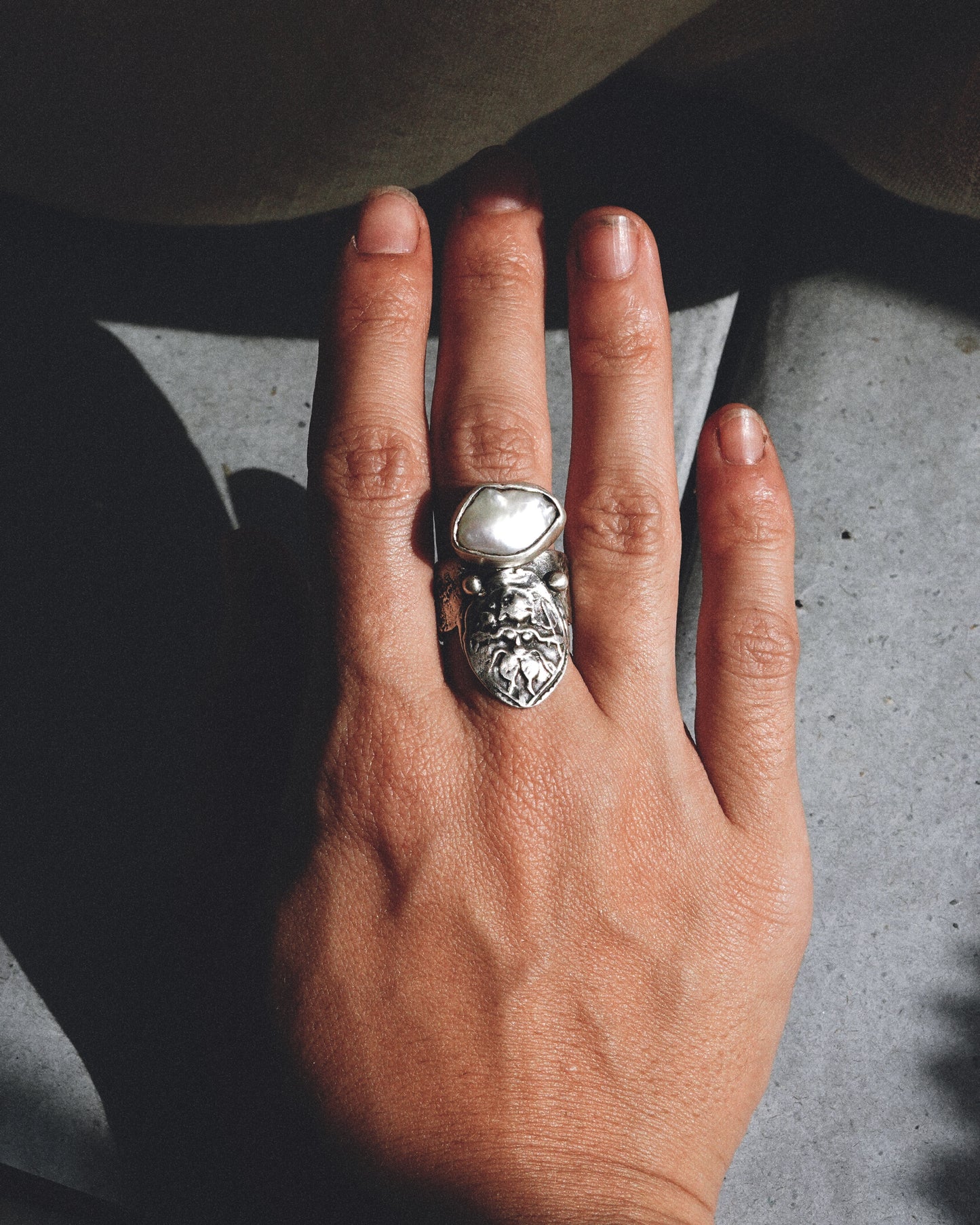 N119 - Antique Icone Moti Adjustable Silver Ring