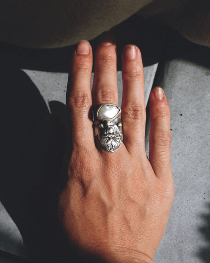 N119 - Antique Icone Moti Adjustable Silver Ring (Small flaw on the pearl)