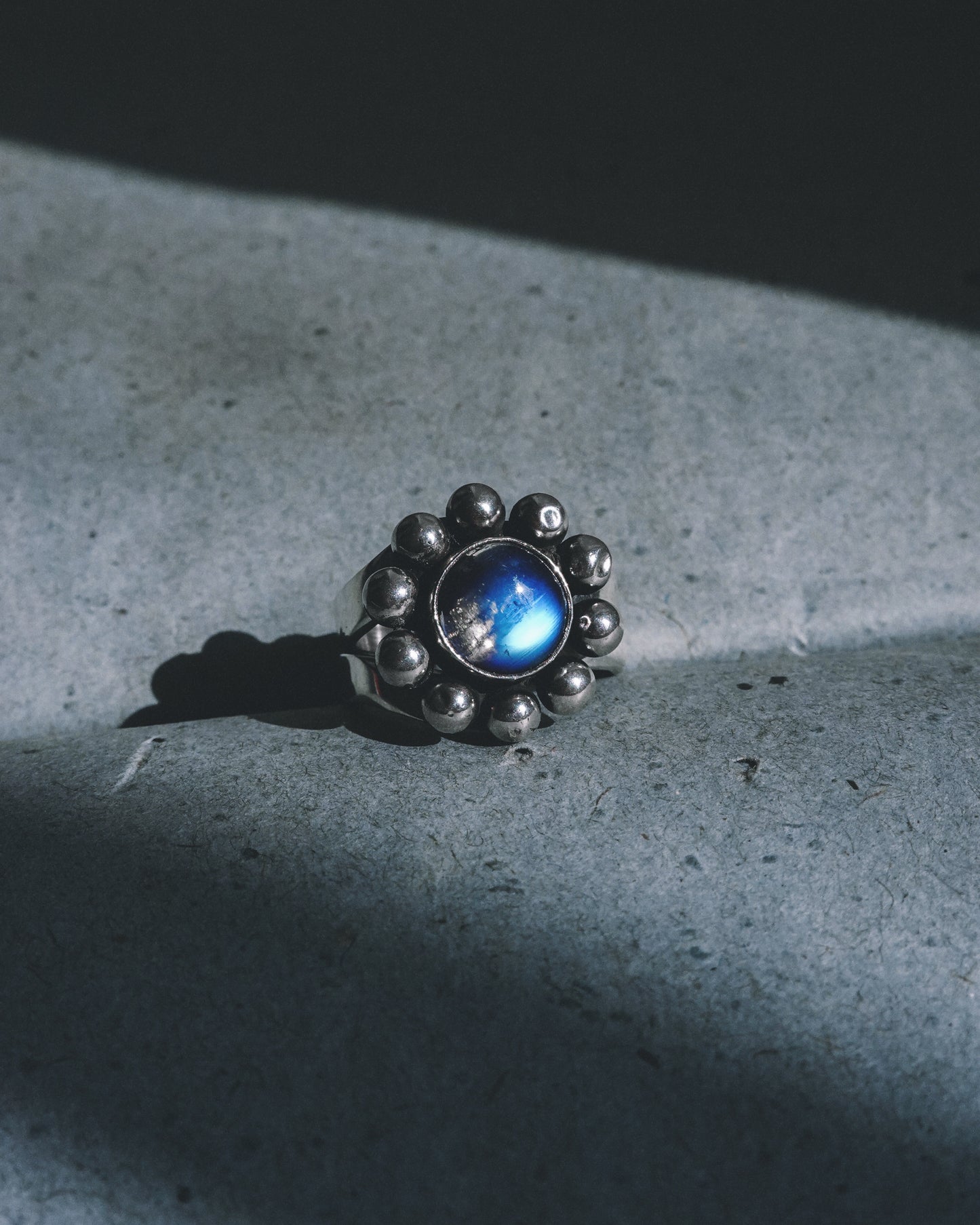 N118 - Phool Rainbow moonstone  Adjustable Silver Ring