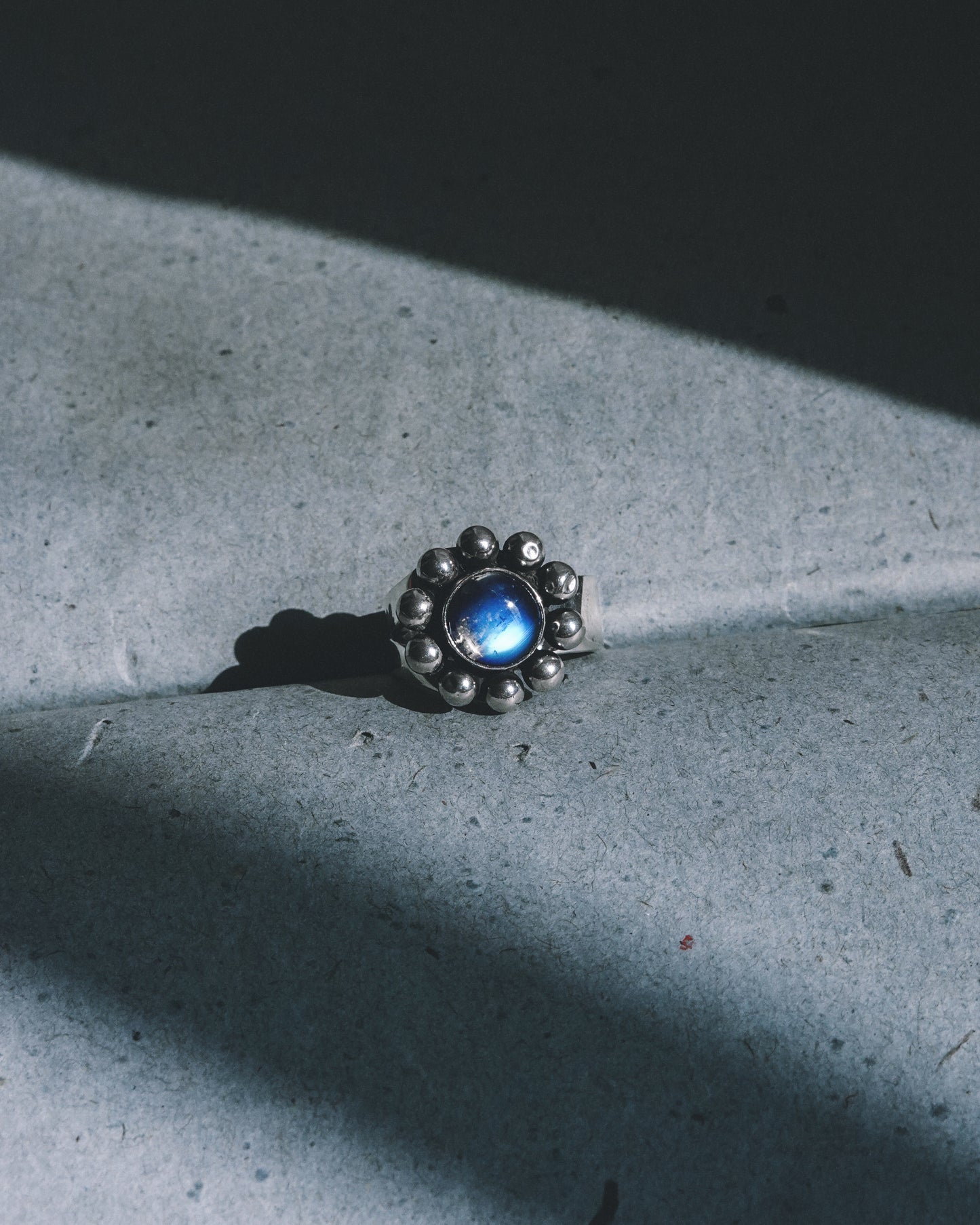 N118 - Phool Rainbow moonstone  Adjustable Silver Ring