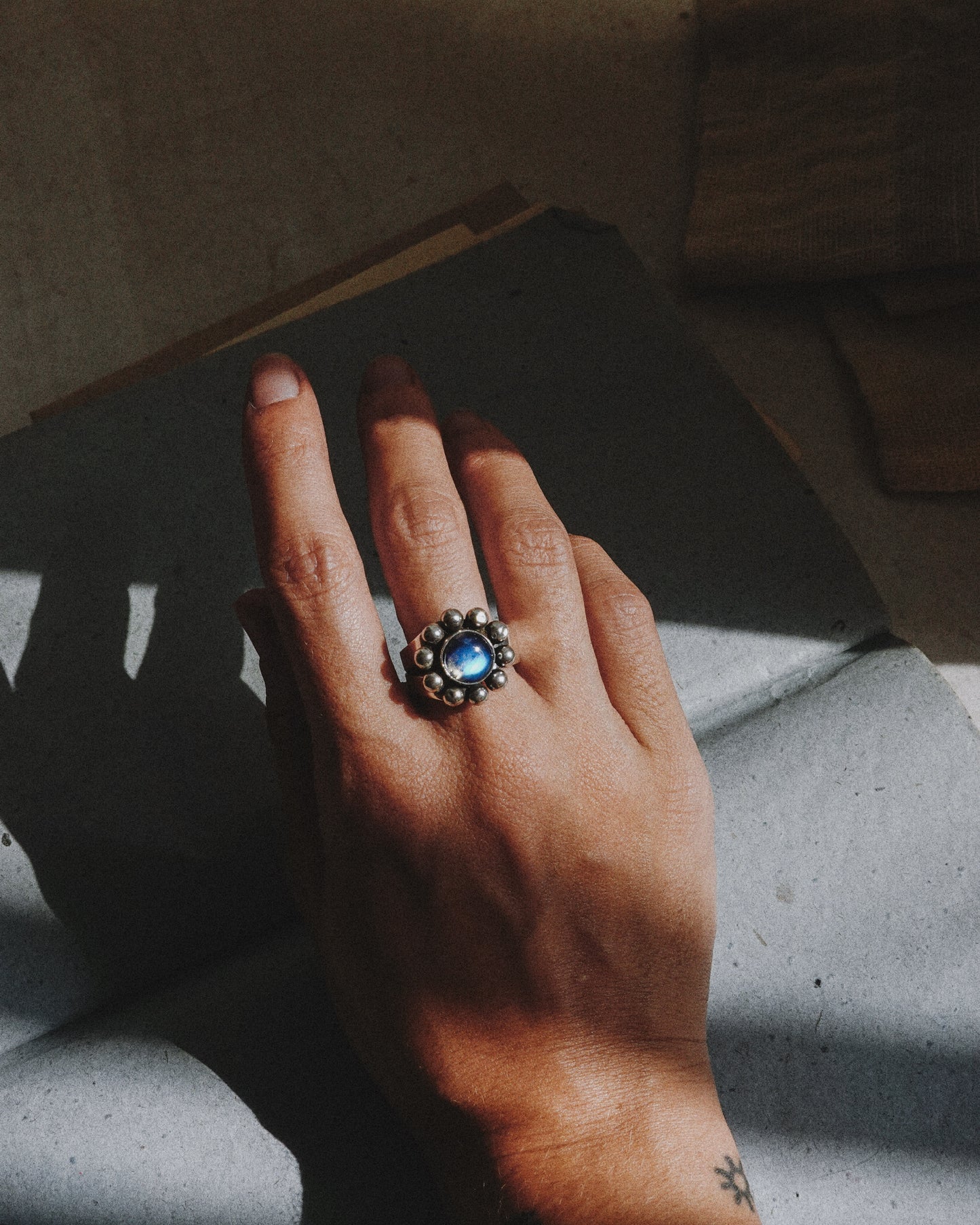 N118 - Phool Rainbow moonstone  Adjustable Silver Ring