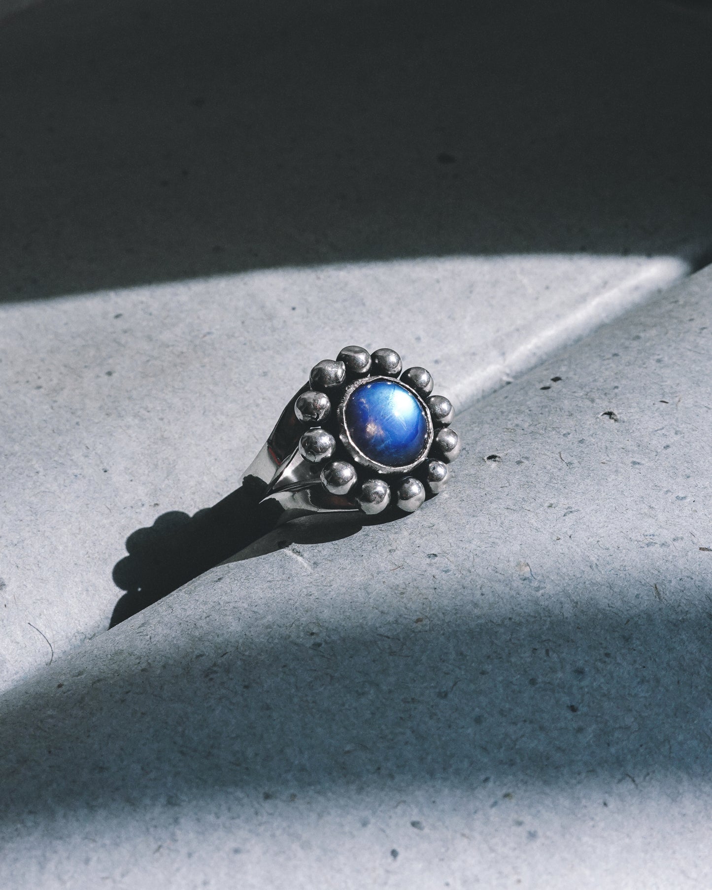 N117 - Phool Rainbow moonstone  Adjustable Silver Ring