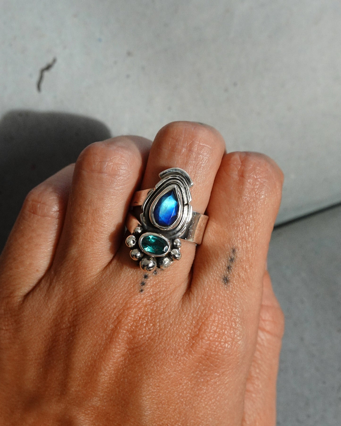 N120 - Ocean Rainbow Moonstone & Apatite Adjustable Silver Ring