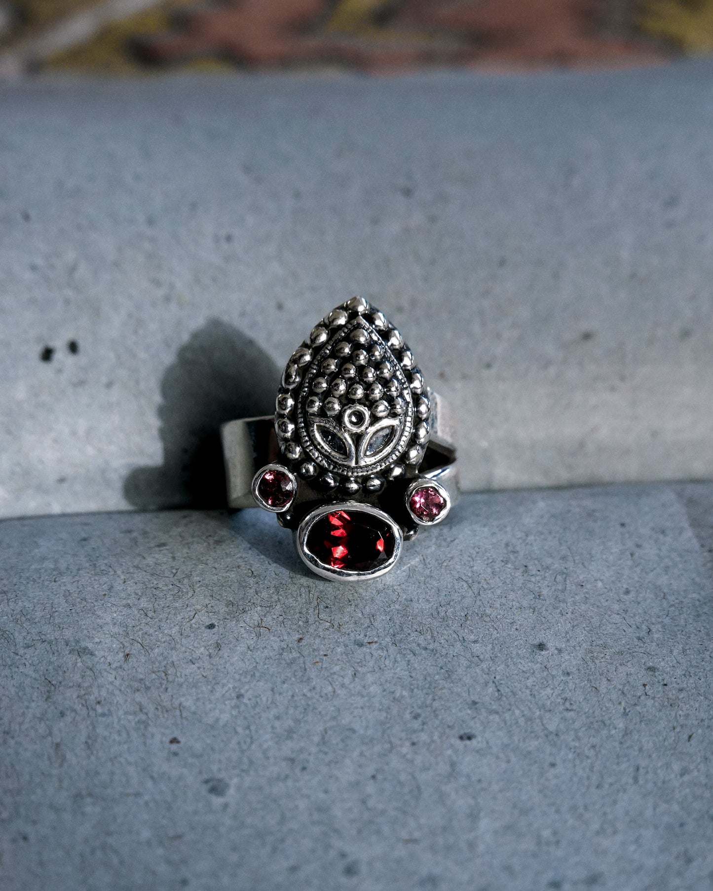 N105 – Dye-Cutting Red Garnet & Turmaline Adjustable Ring