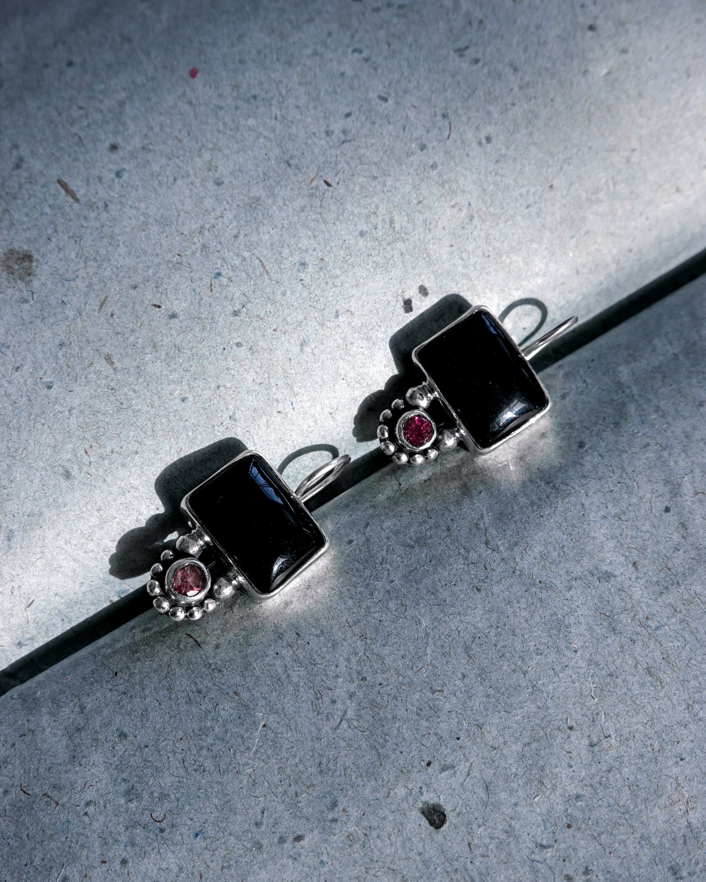 N140- Black Onyx & Turmaline Silver Earrings