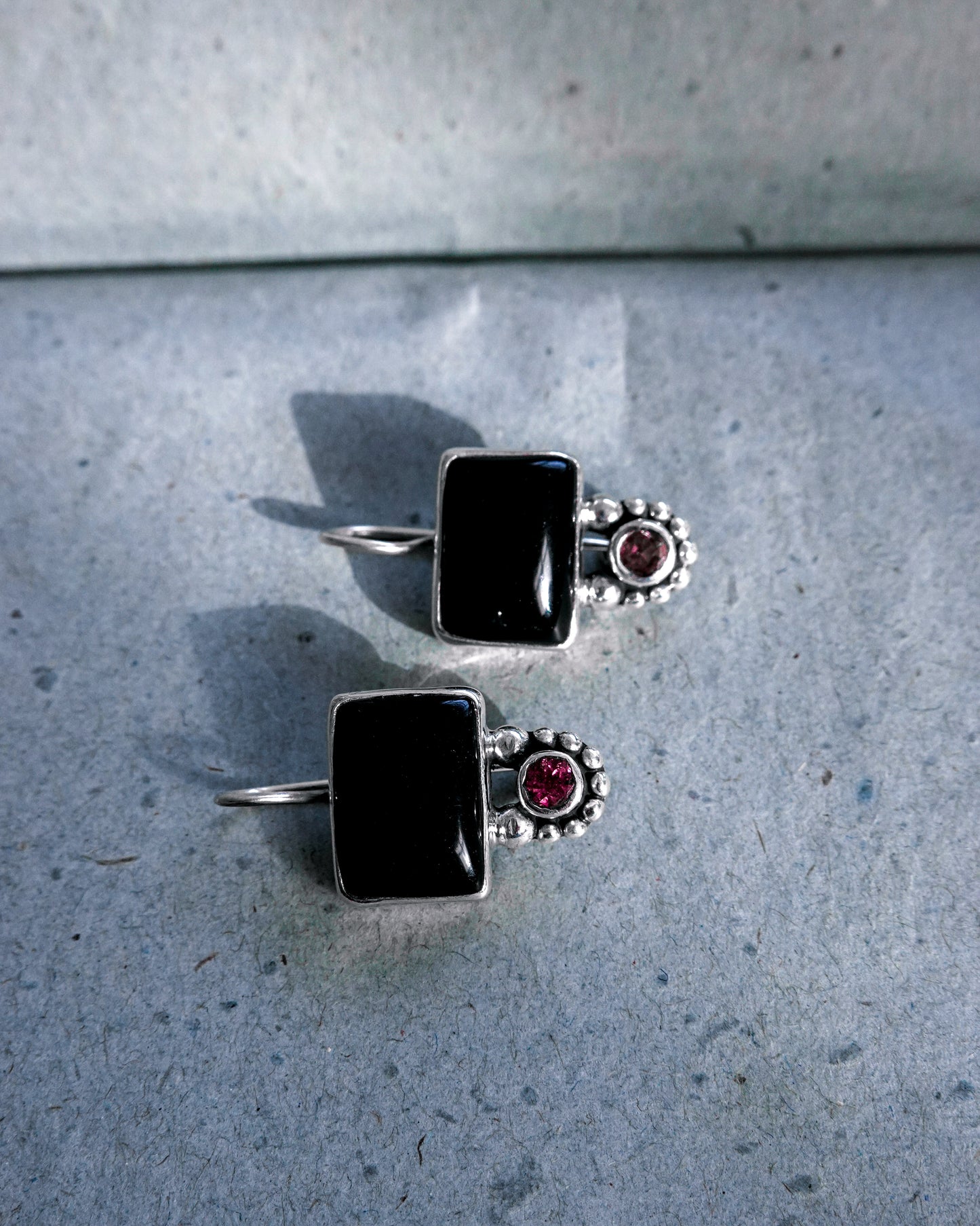 N140- Black Onyx & Turmaline Silver Earrings