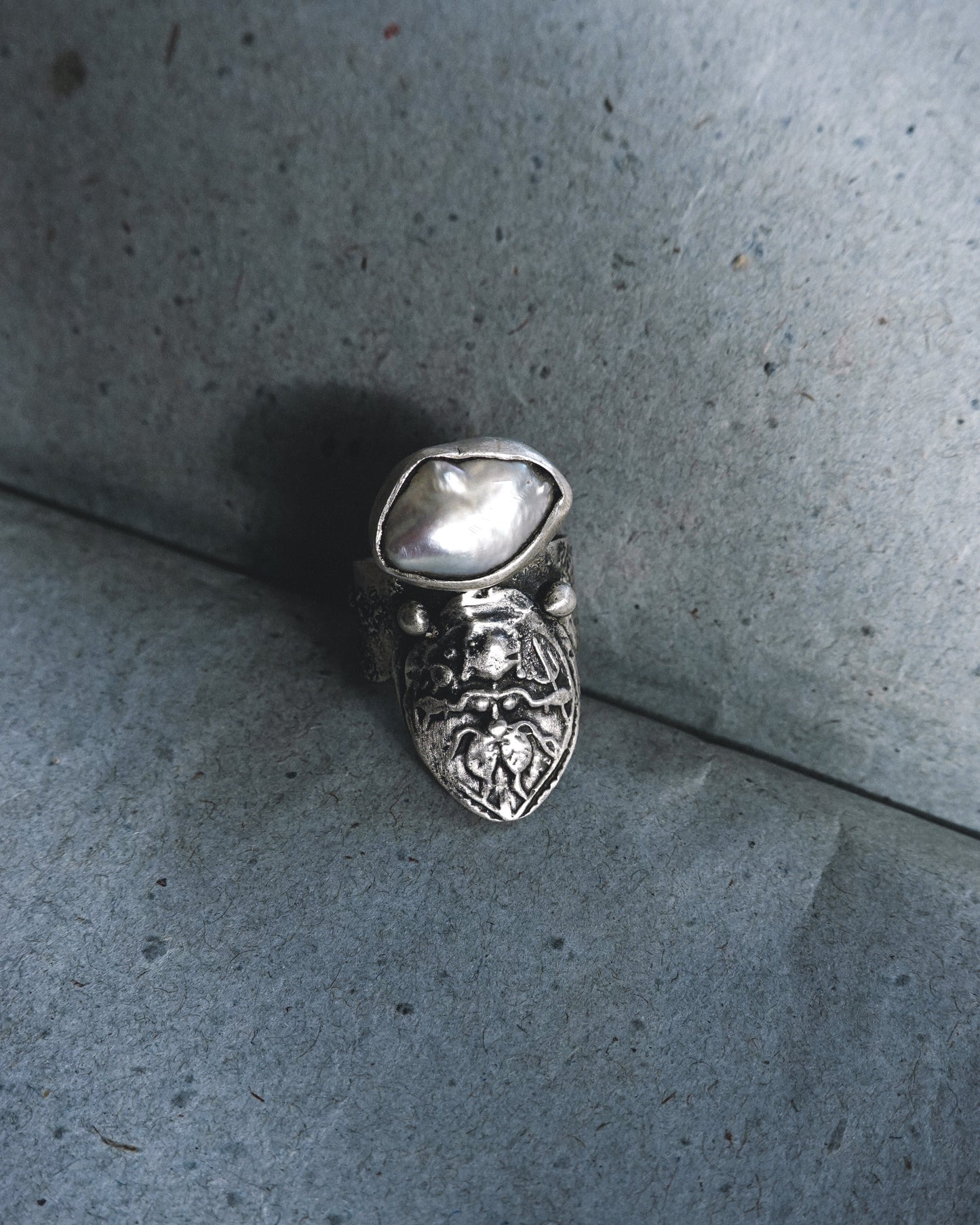 N119 - Antique Icone Moti Adjustable Silver Ring