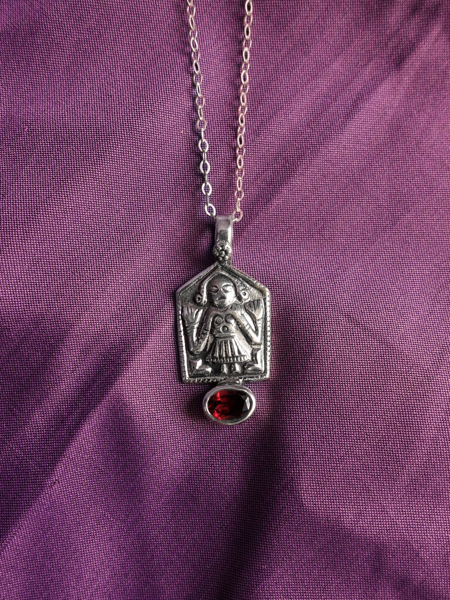 N81- AHOI MATA icon Necklace  Silver 925 Handamade with faceted garnet