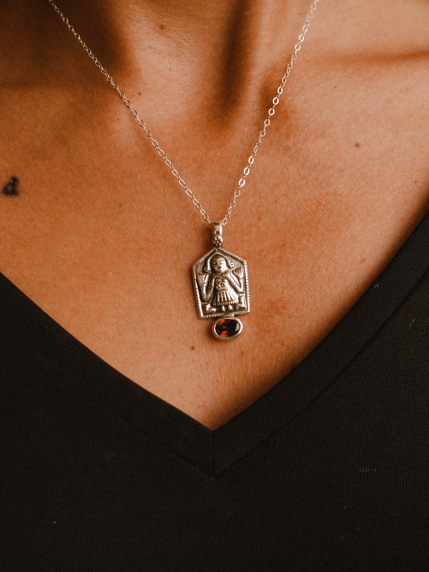 N81- AHOI MATA icon Necklace  Silver 925 Handamade with faceted garnet