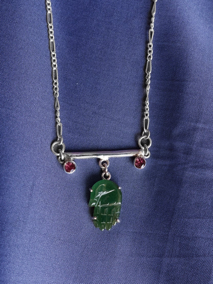 N88- Protection Agate Hand with duo of Apatite or Turmaline