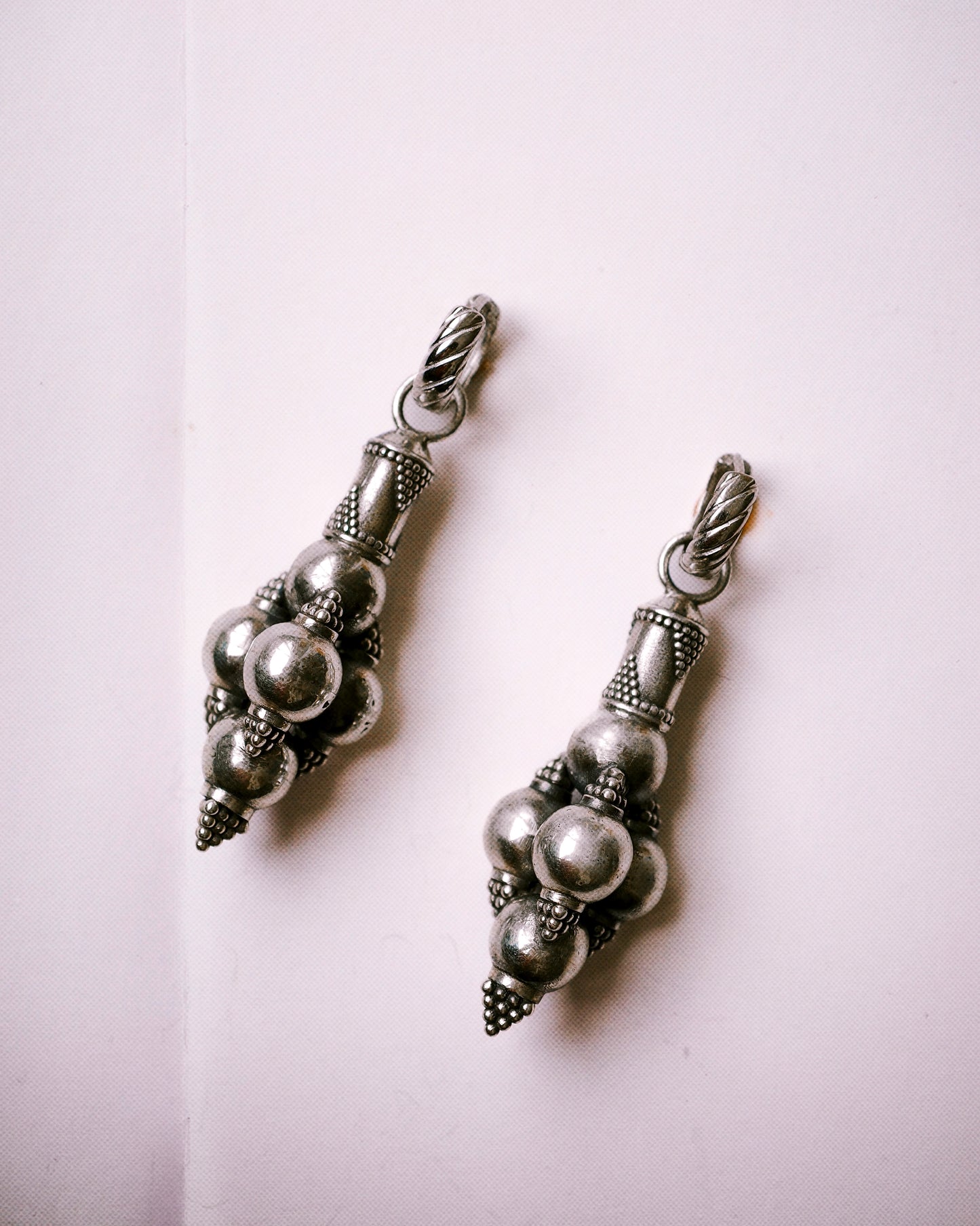 N98 – Grapes Earrings Masterpiece Louvre