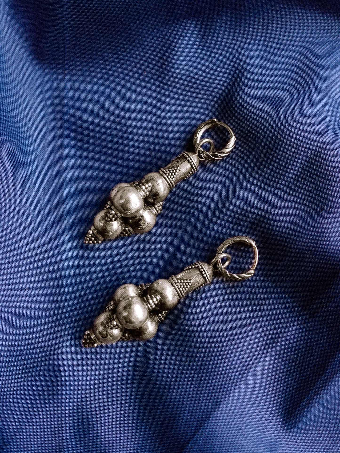 N98 – Grapes Earrings Masterpiece Louvre