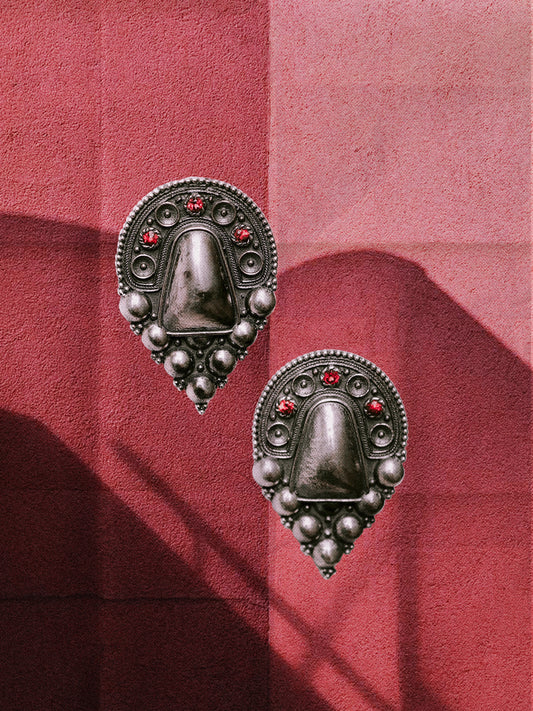 N97 - Etruscan Earrings with Garnets