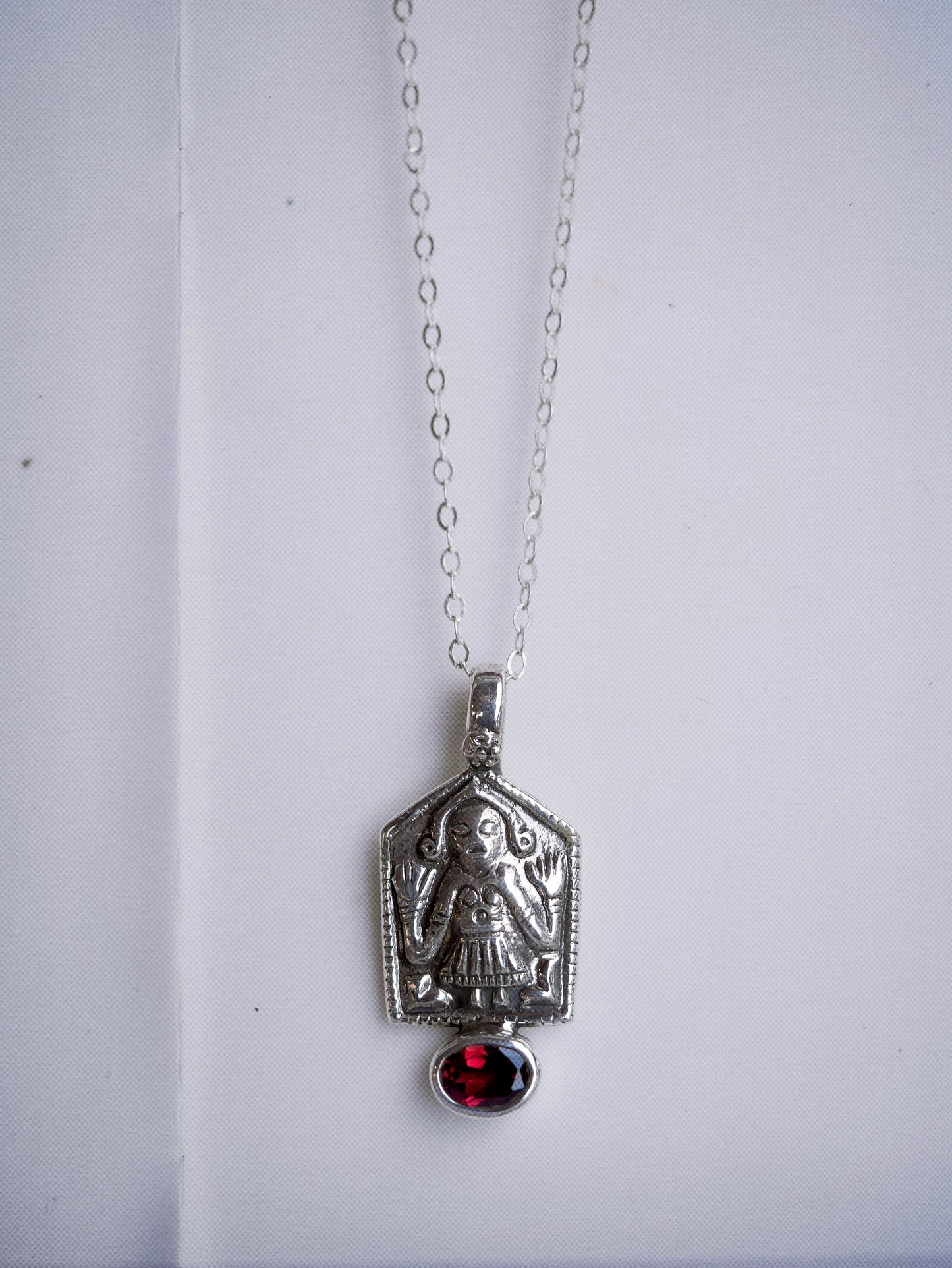 N81- AHOI MATA icon Necklace  Silver 925 Handamade with faceted garnet