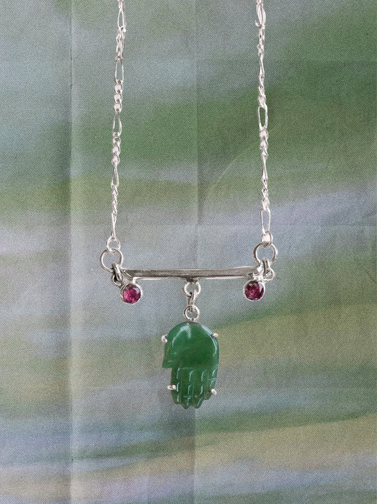 N88- Protection Agate Hand with duo of Apatite or Turmaline