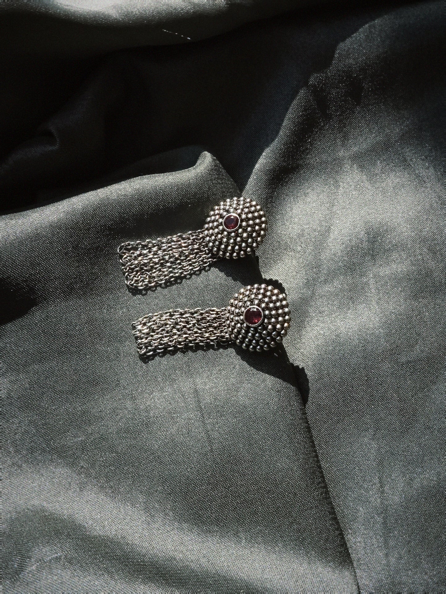 N226 – Chain & Micro Granulation Earrings