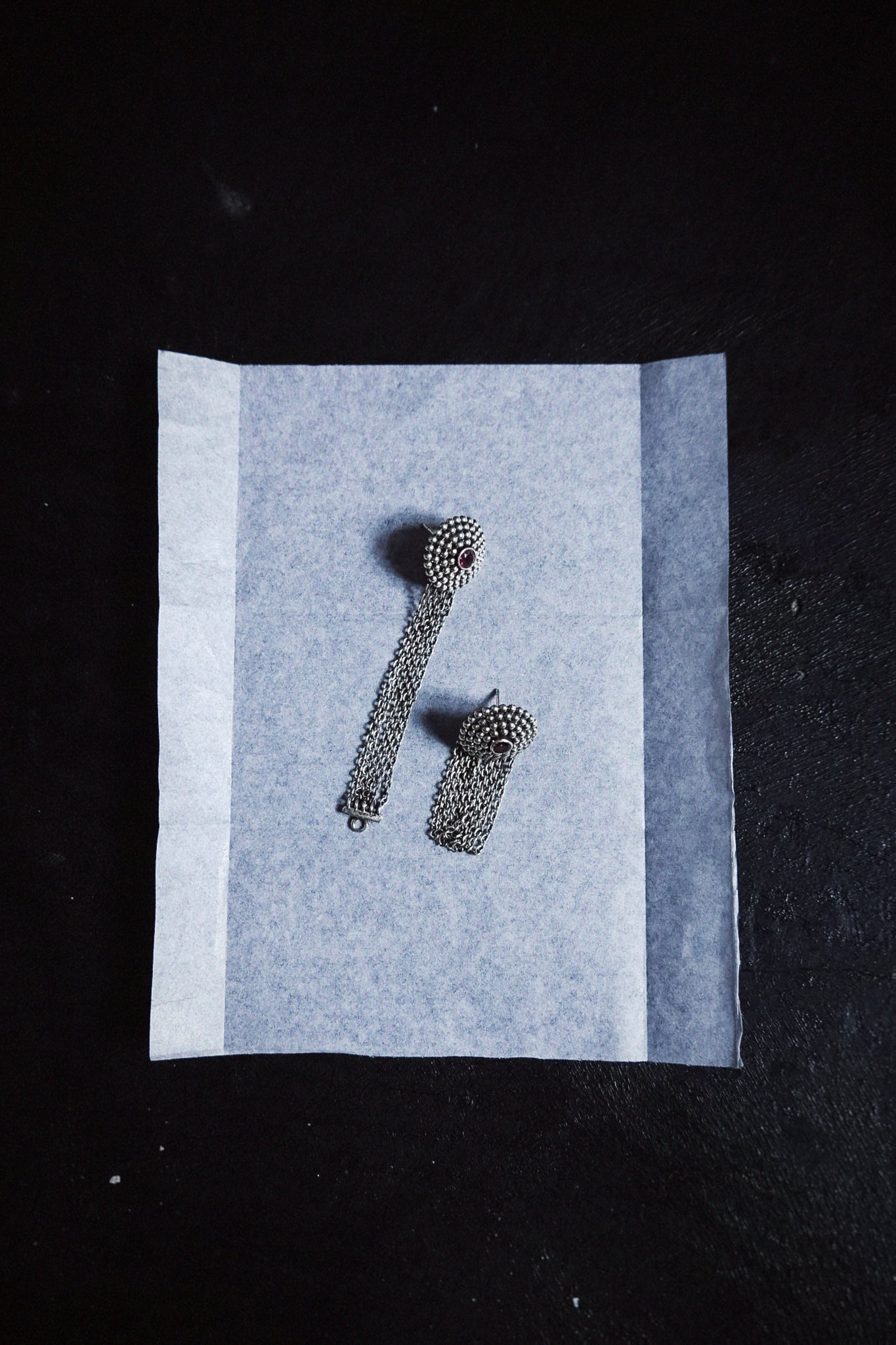 N226 – Chain & Micro Granulation Earrings