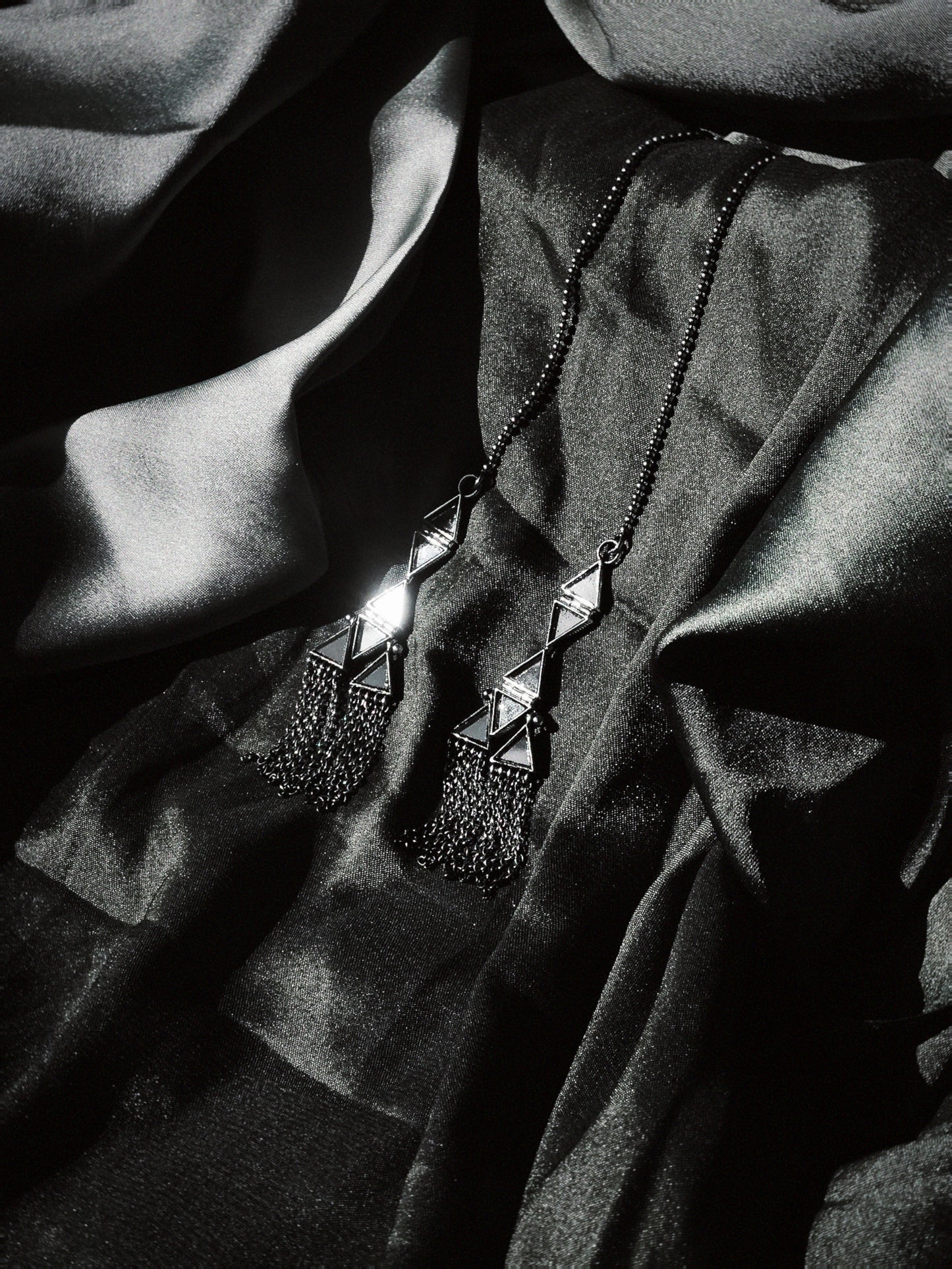 N230 – Climb-Up Mirror Chain Earrings