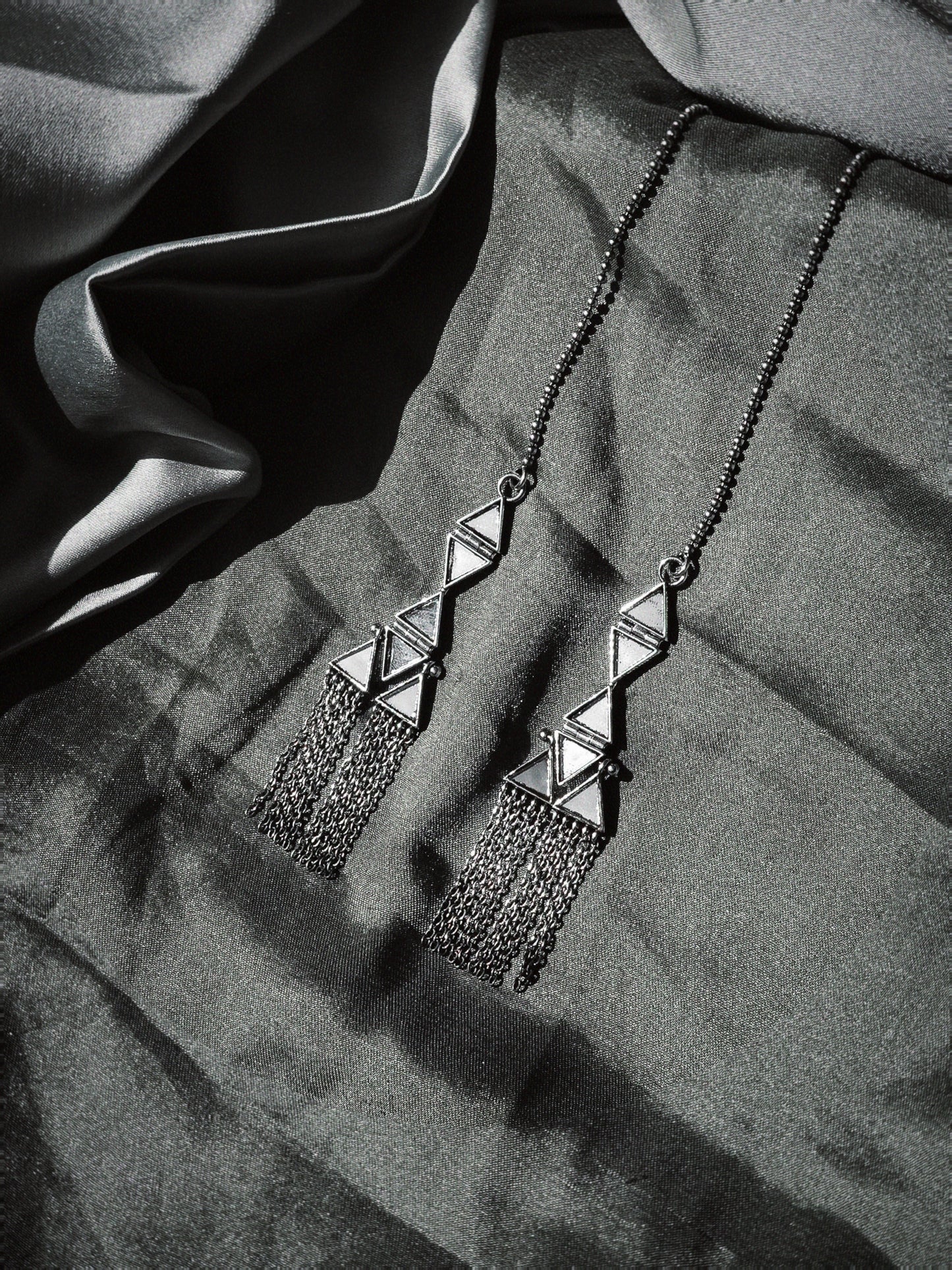 N230 – Climb-Up Mirror Chain Earrings