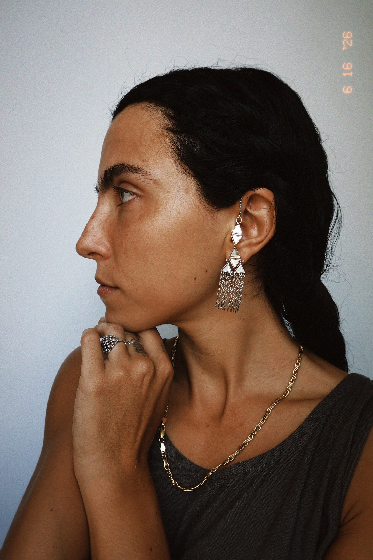 N230 – Climb-Up Mirror Chain Earrings