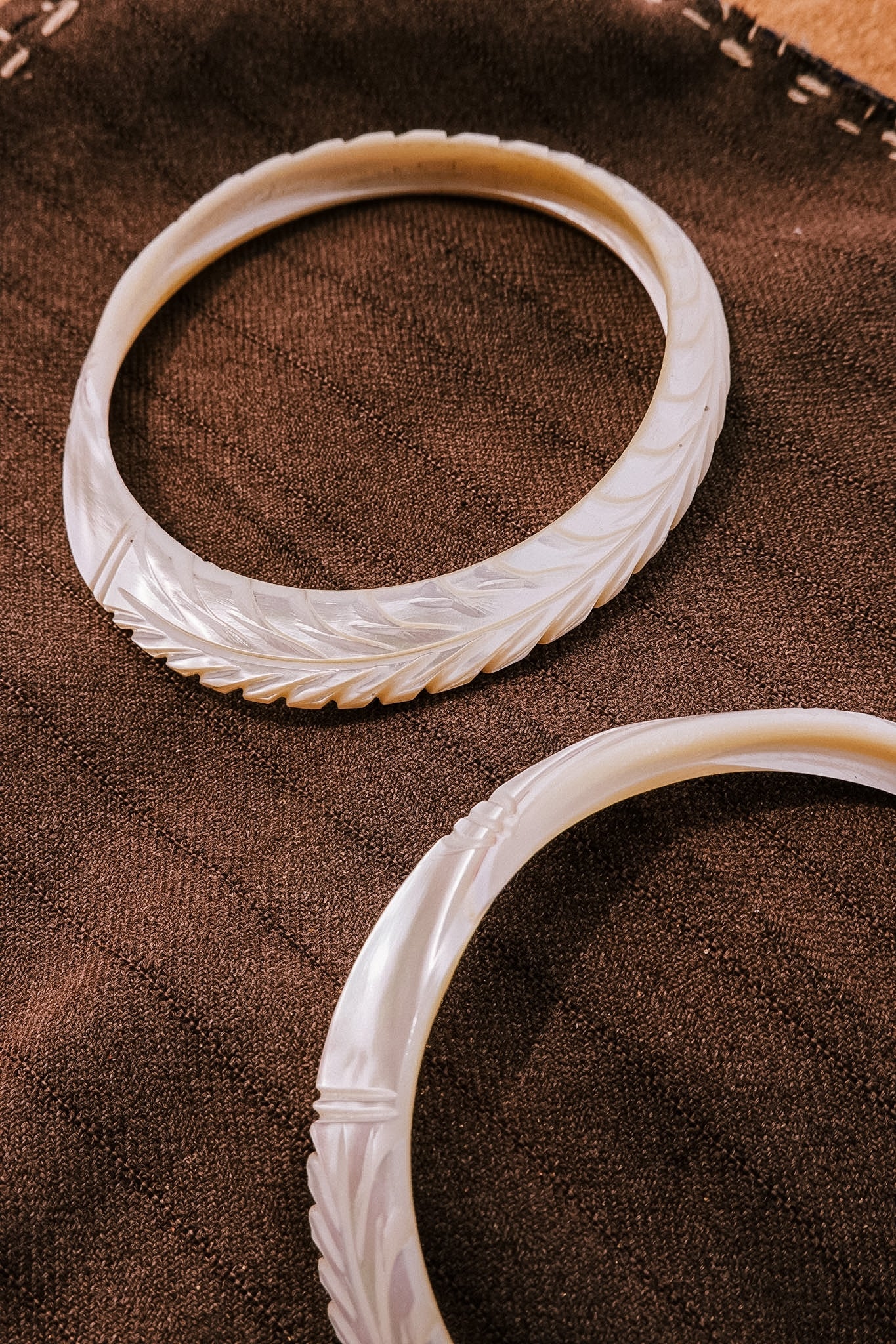 N210 - Natural  Shell Bangles Couple. XL
