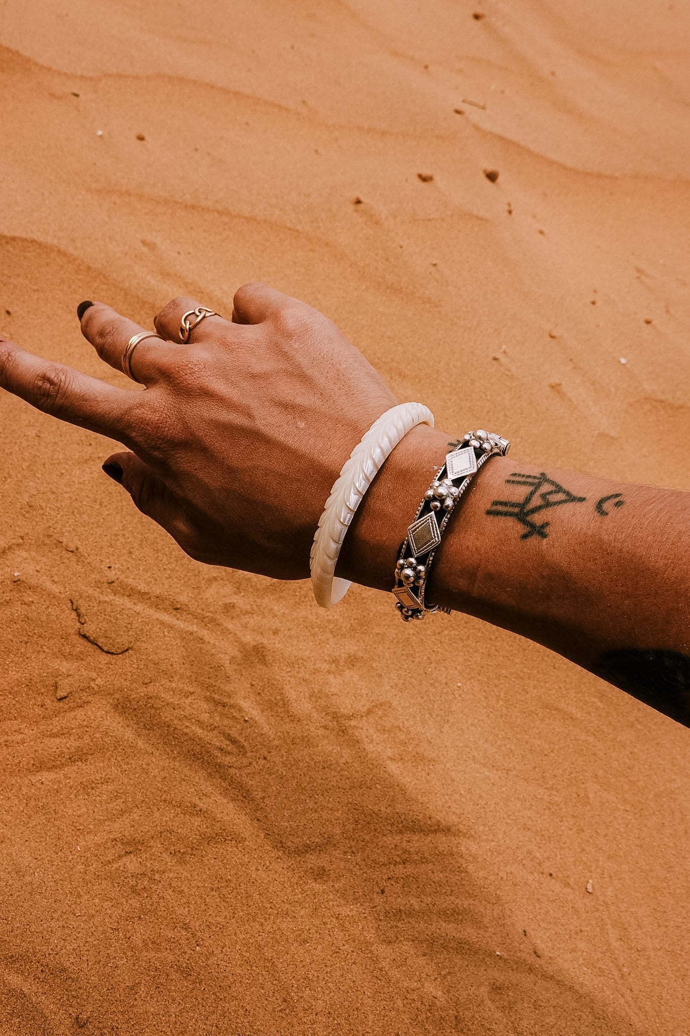 N210 - Natural  Shell Bangles Couple. XL