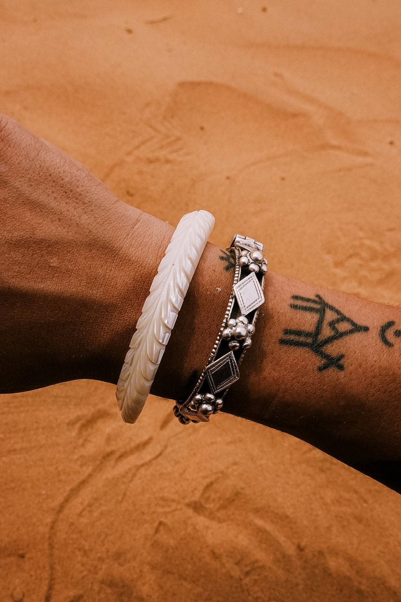 N210 - Natural  Shell Bangles Couple. XL