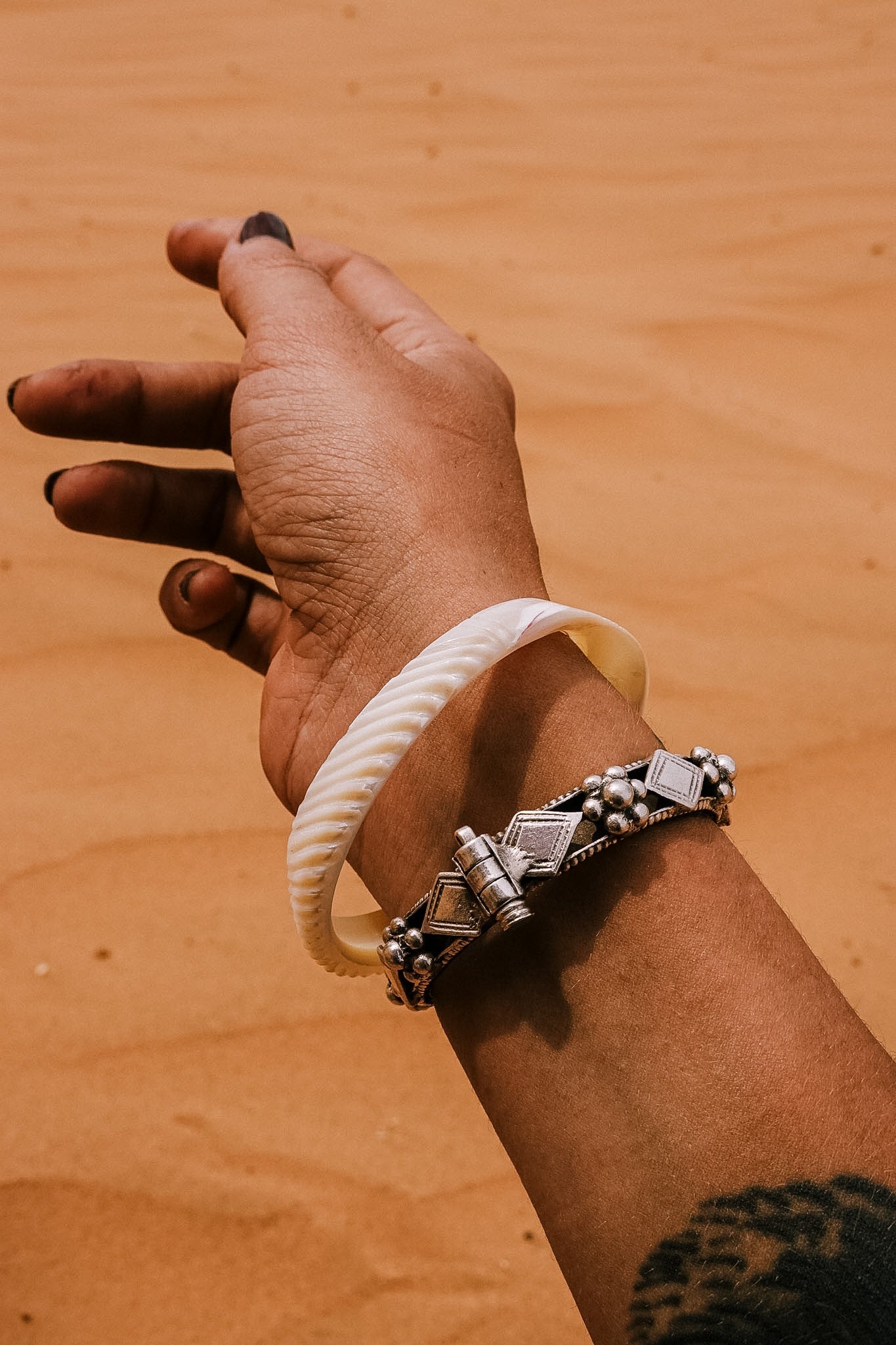 N210 - Natural  Shell Bangles Couple. XL