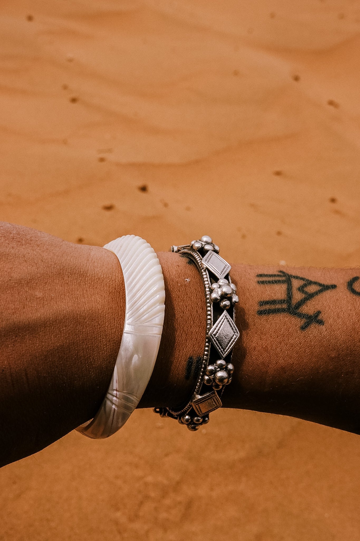 N210 - Natural  Shell Bangles Couple. XL