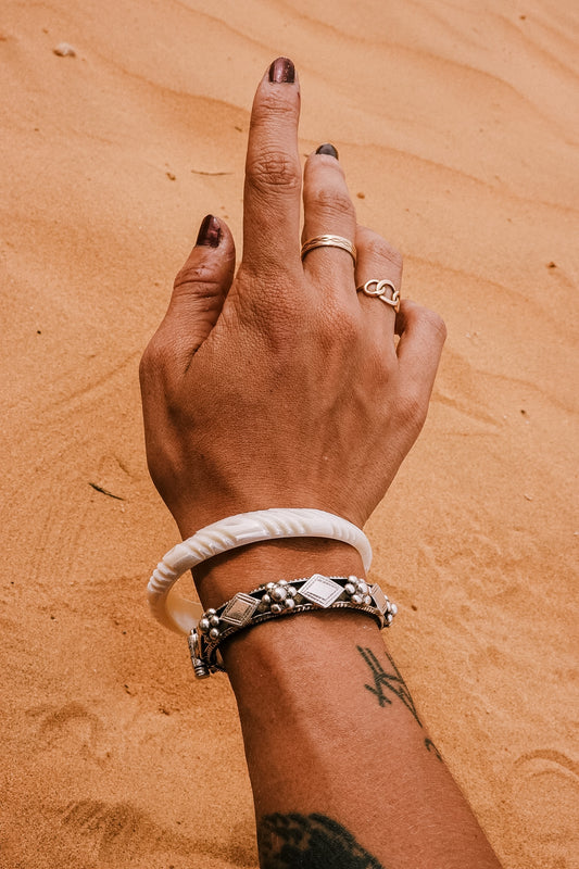 N210 - Natural  Shell Bangles Couple. XL